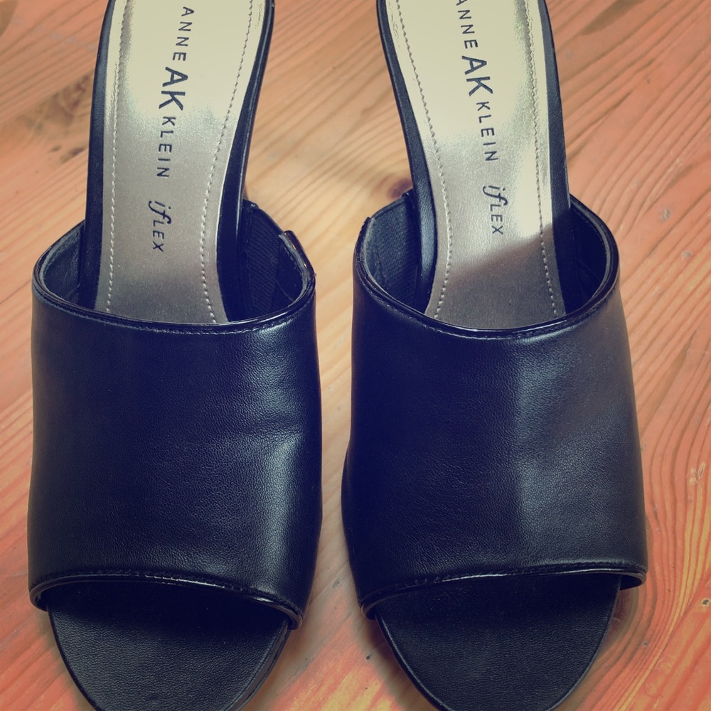 Ann Klein Pump